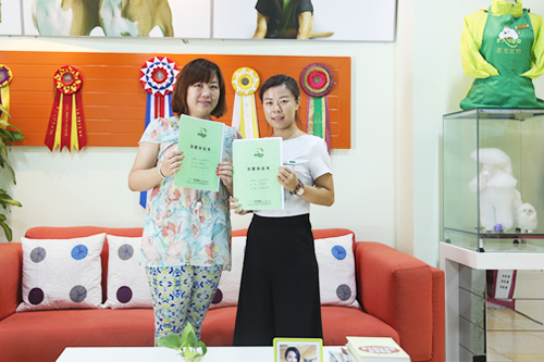 吉林長春的李女士成功簽約圣寵寵物連鎖品牌