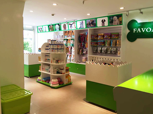 圣寵呼和浩特雅閣星城寵物店產品展示區